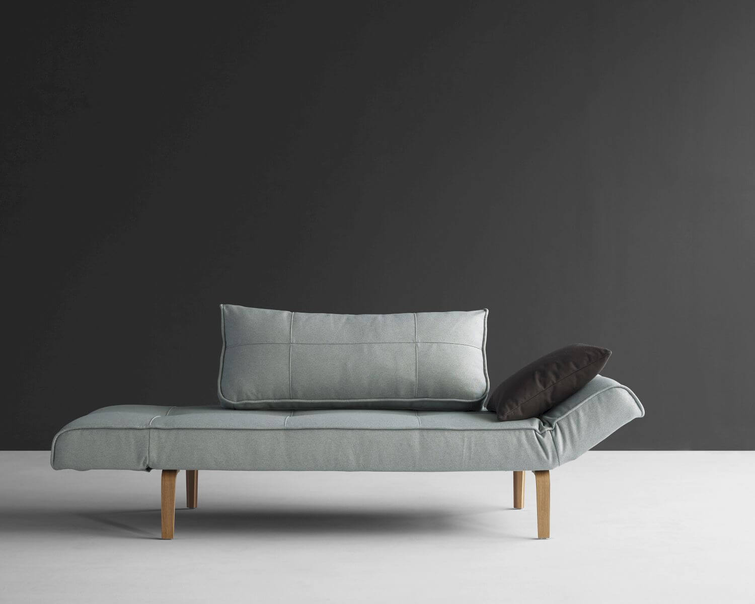 Innovation »ZEAL« Design-Sofa erhältlich bei • slewo.com